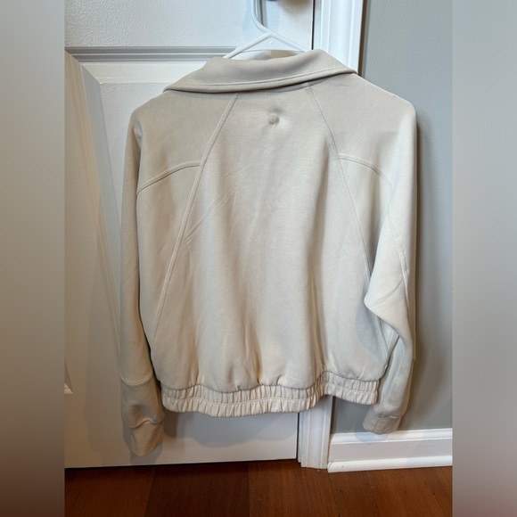 Lululemon zip up Jacket size 4 with pockets - Picture 5 of 5